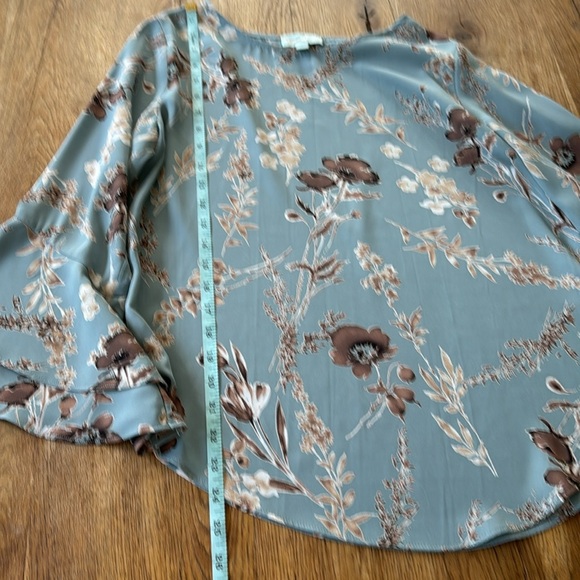 Veronica M Blue Floral Flutter Sleeves Blouse Size Small - Picture 2 of 4